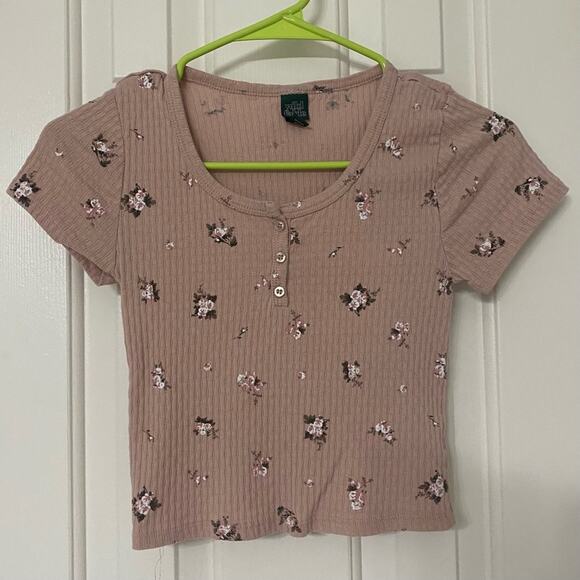 WILD FABLE • Pink Floral Crop Short Sleeve Top - Picture 2 of 5